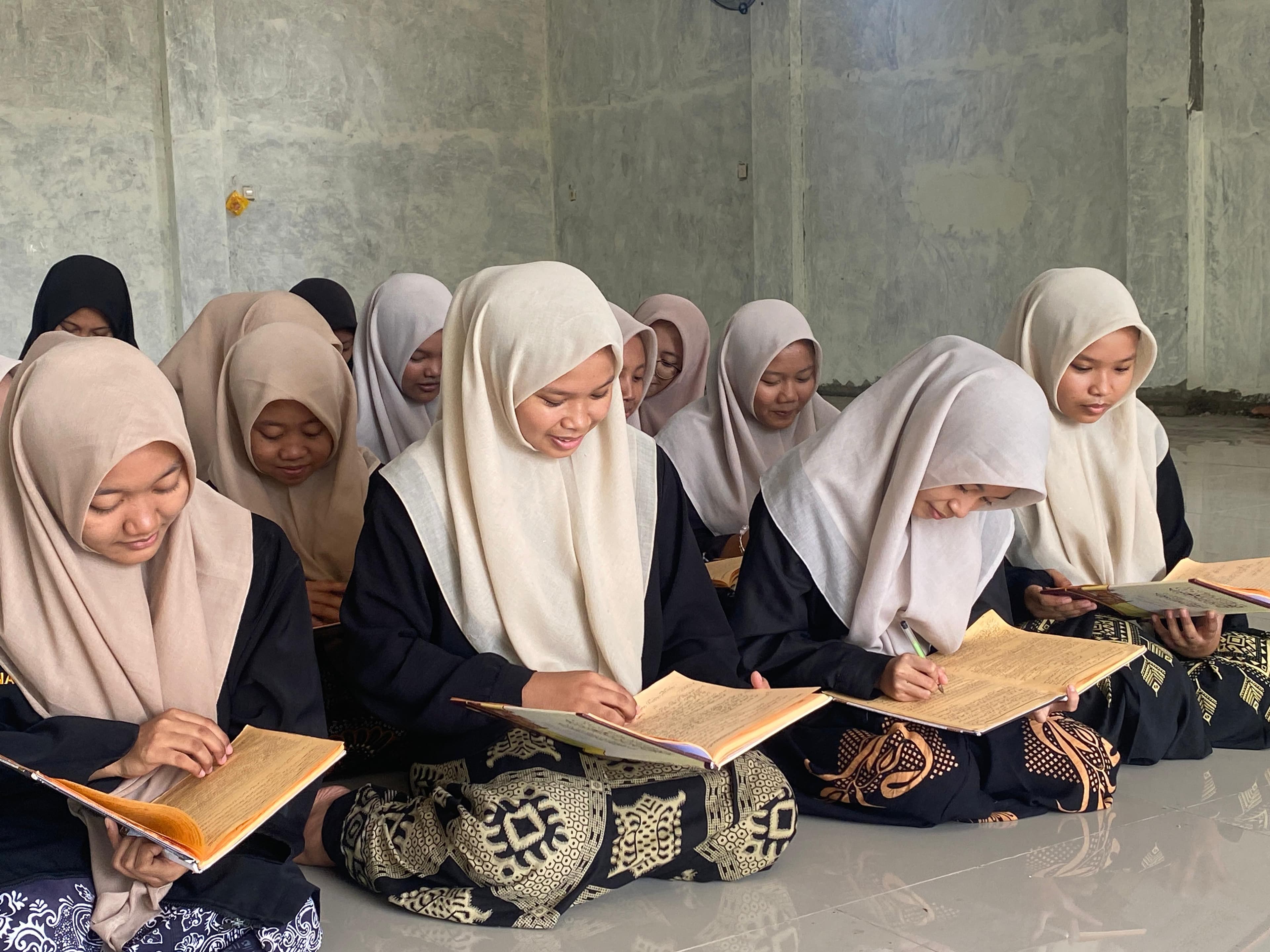 Ta'lim Mutaalim dan Fathul Qorib