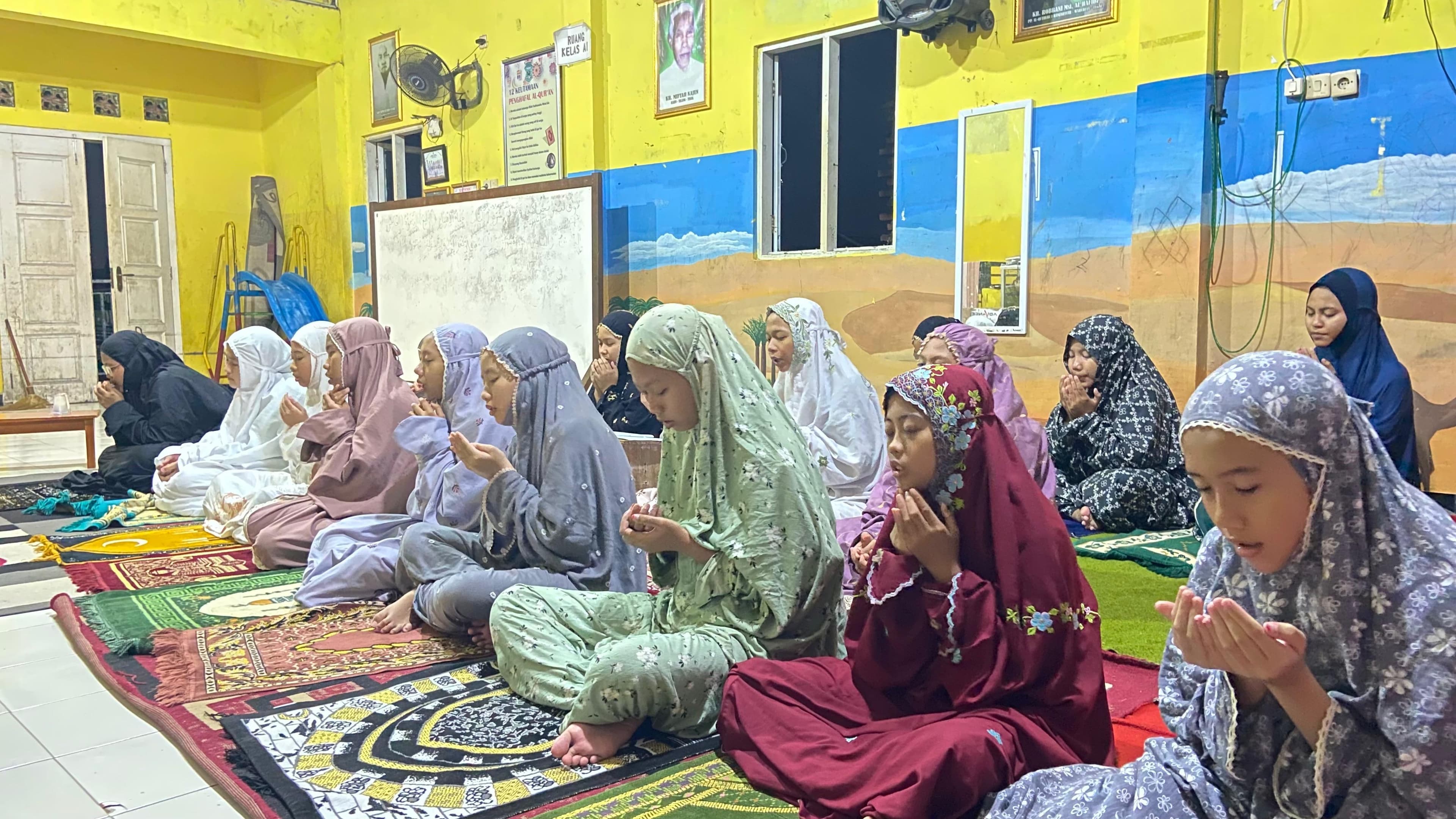 pembacaan tahlil dan ratib al hadad